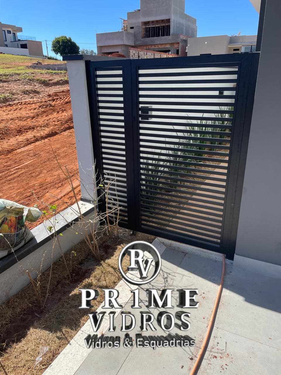 Portão lateral - foto 1